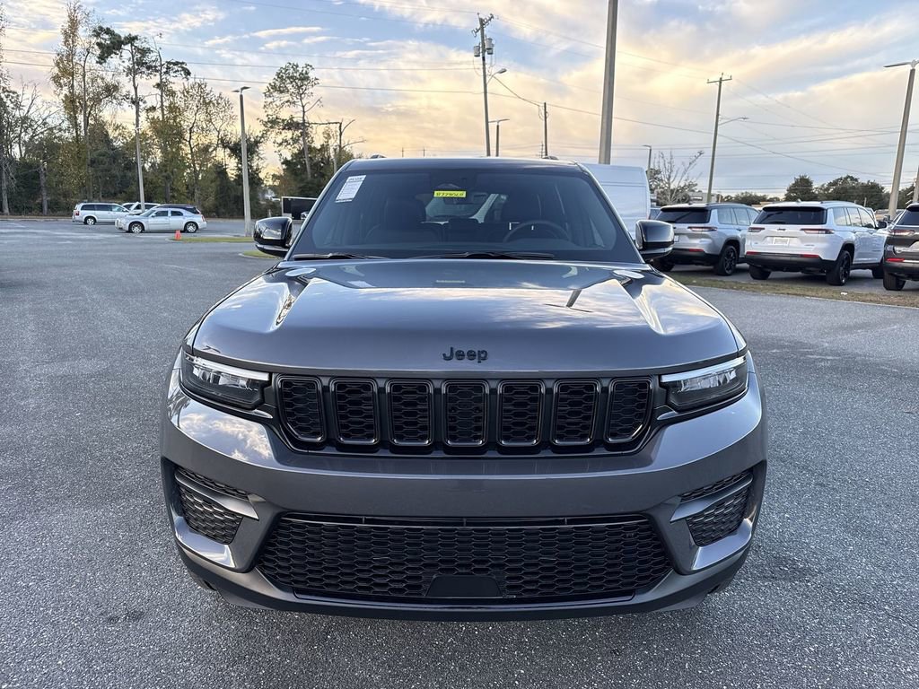 New 2025 Jeep Grand Cherokee Altitude image 8