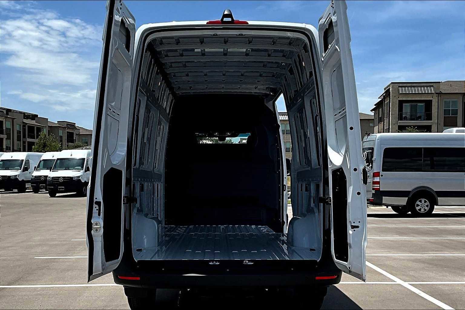 New 2025 Mercedes-Benz Sprinter 2500 image 19