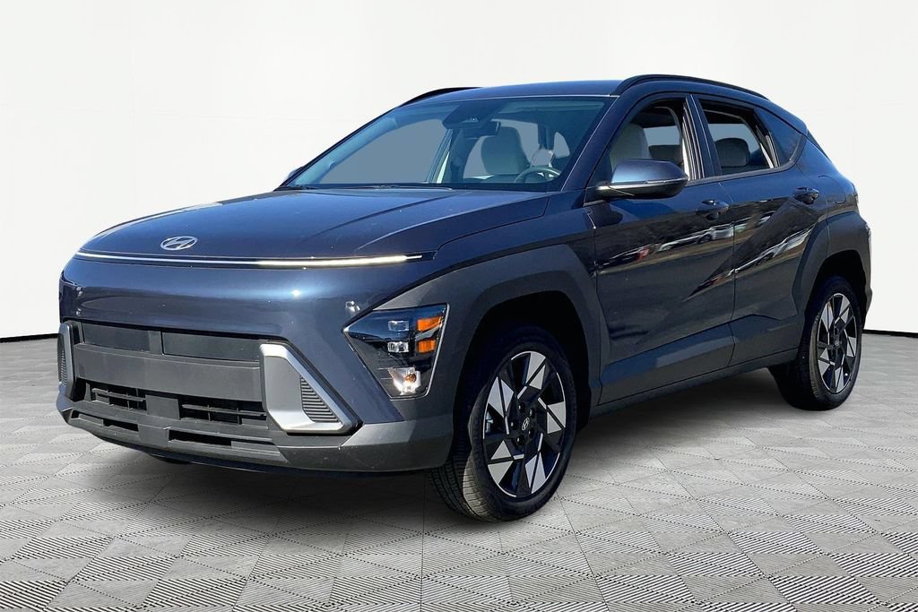 Used 2024 Hyundai Kona SEL AWD/4WD image 3
