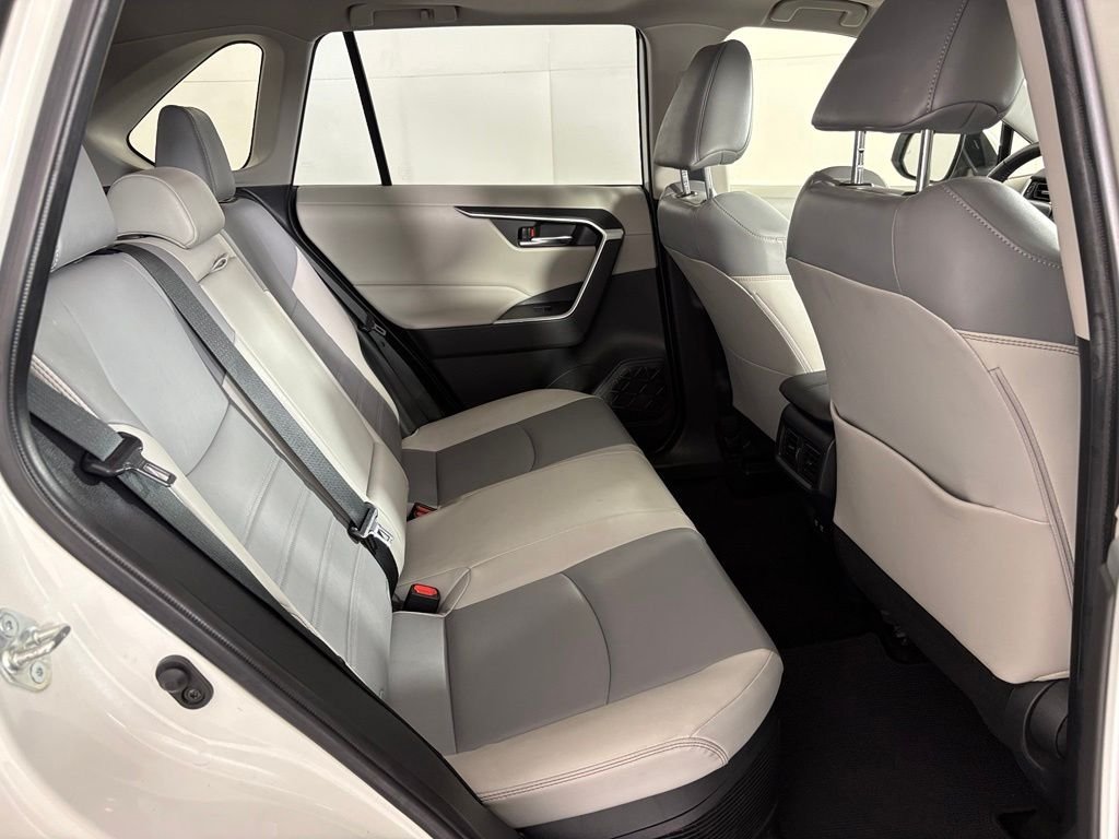 Used 2021 Toyota RAV4 XLE Premium AWD/4WD image 41
