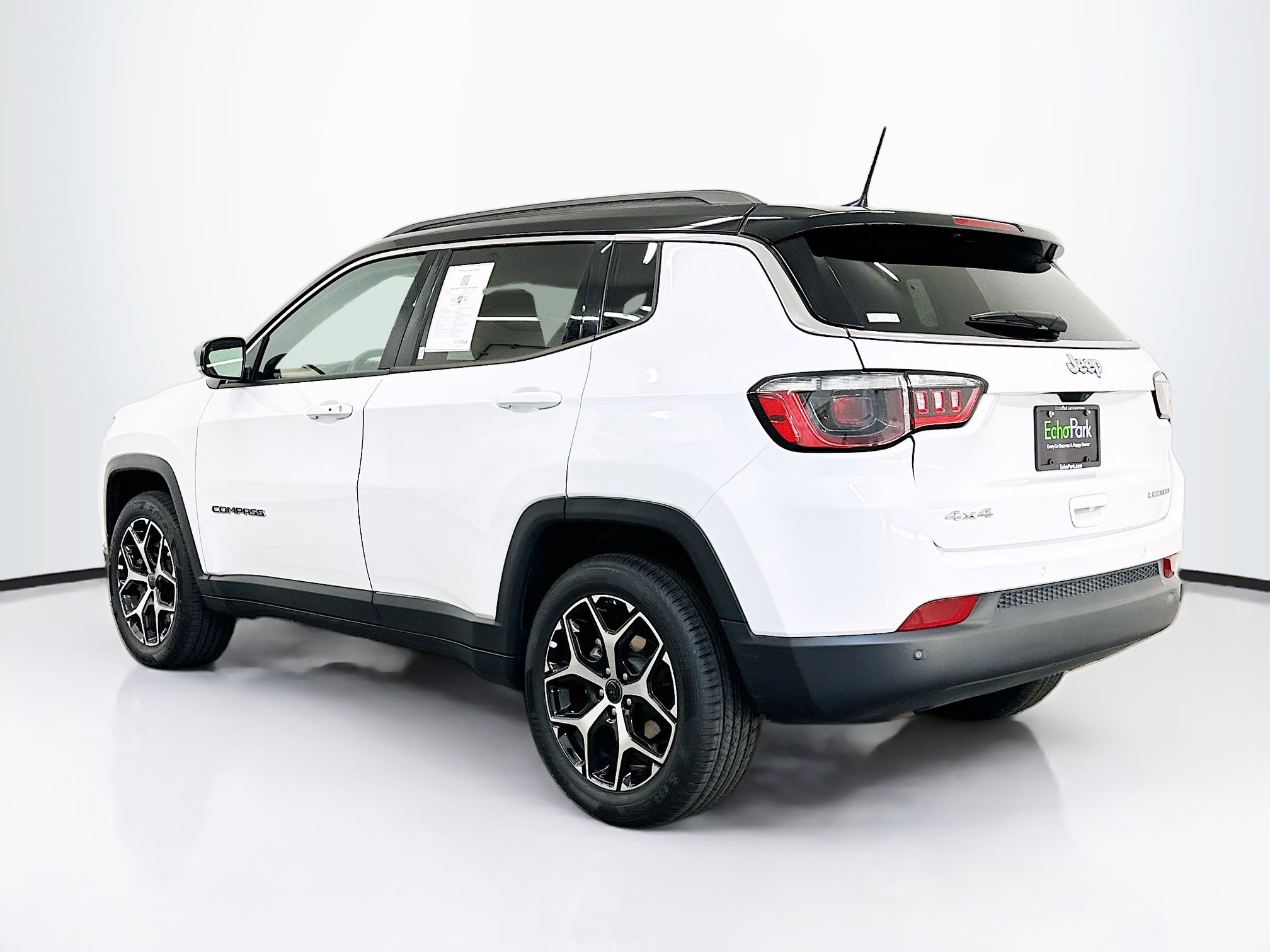 Used 2025 Jeep Compass Limited image 5