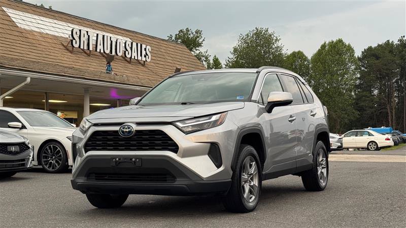 Used 2022 Toyota RAV4 XLE w/ Convenience Package AWD/4WD image 2