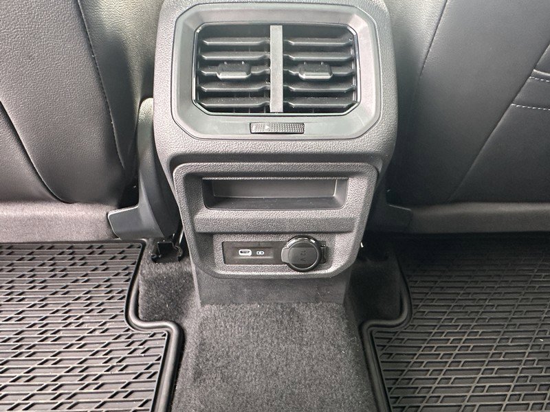 Used 2024 Volkswagen Tiguan SE R-Line w/ MDO Package, Two-Row image 12