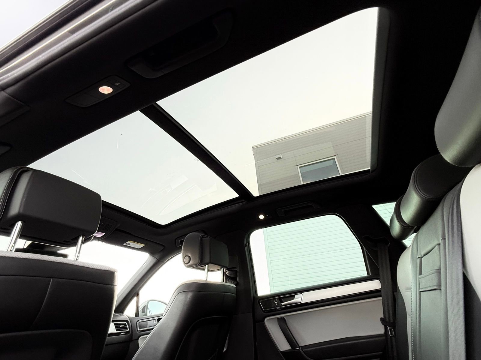 Used 2017 Volkswagen Touareg Wolfsburg Edition AWD/4WD image 25