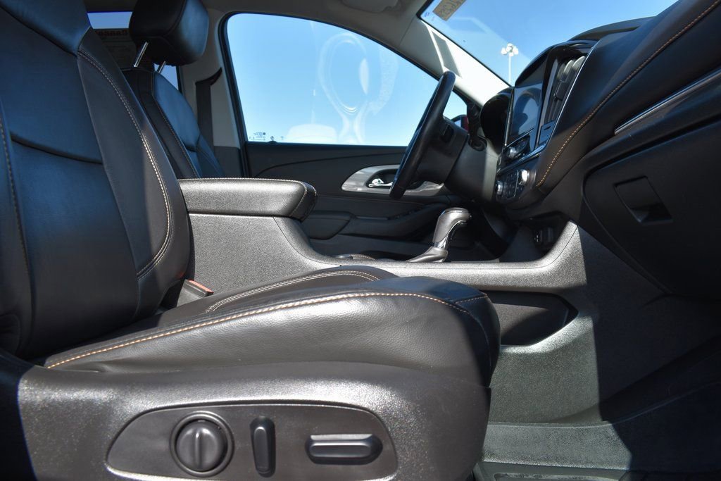 Used 2020 Chevrolet Traverse RS image 11