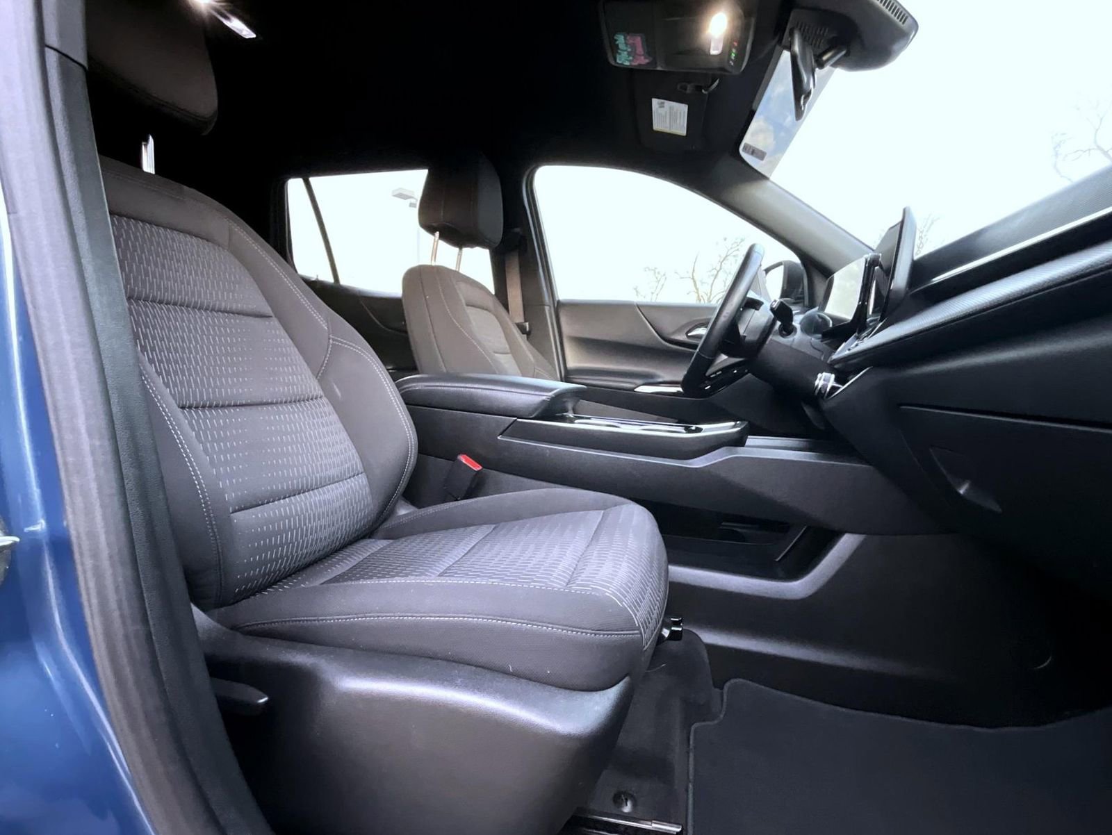 Used 2025 Chevrolet Equinox LT FWD image 16