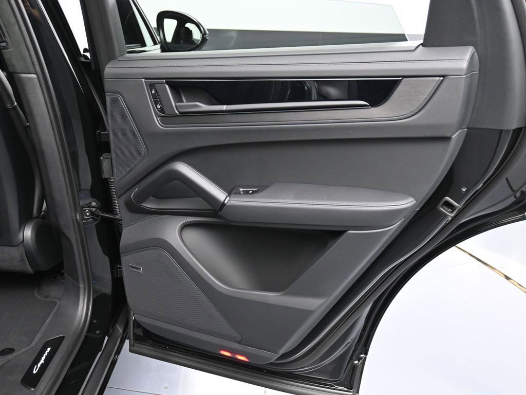 New 2026 Porsche Cayenne GTS image 26