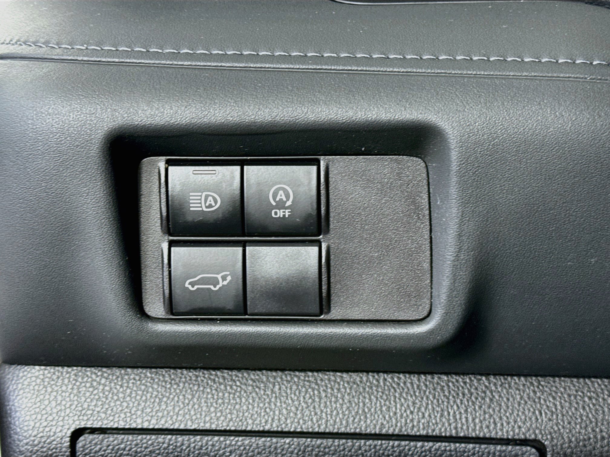 Certified 2024 Toyota Highlander LE AWD/4WD image 10