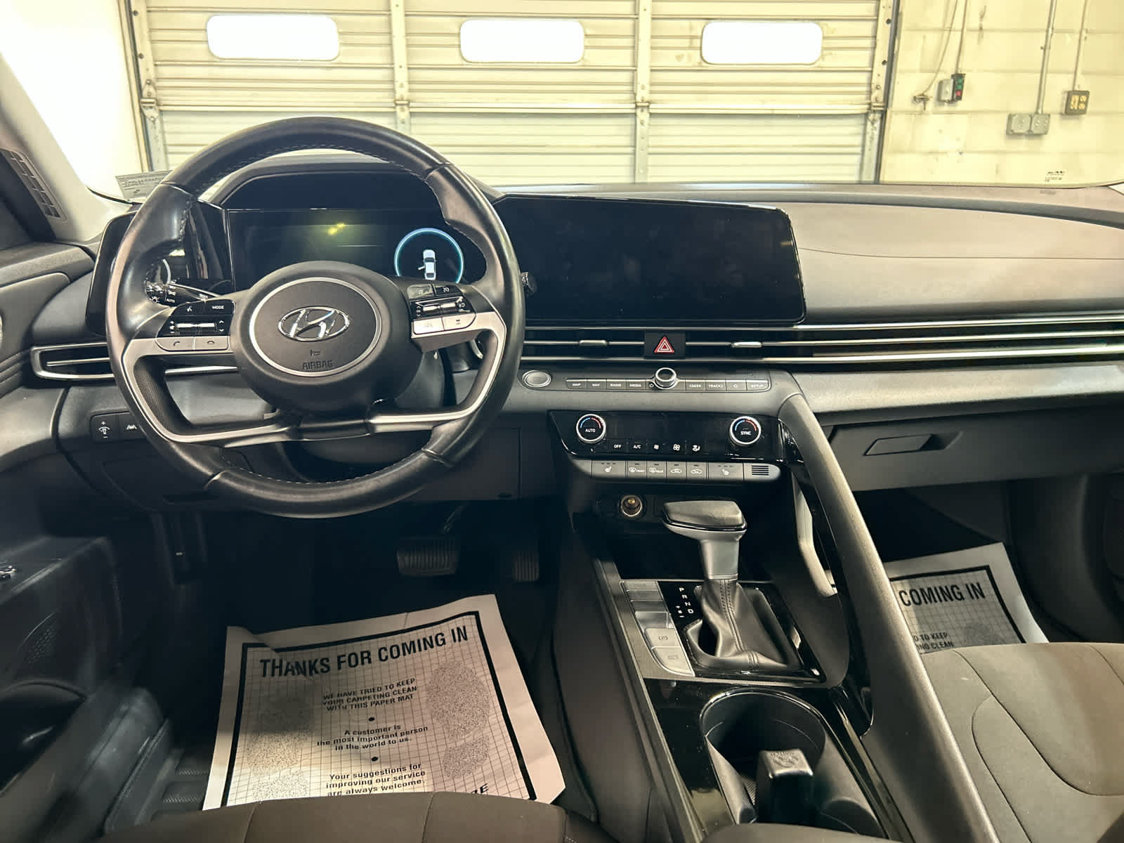 Used 2023 Hyundai Elantra SEL w/ Convenience Package FWD image 4