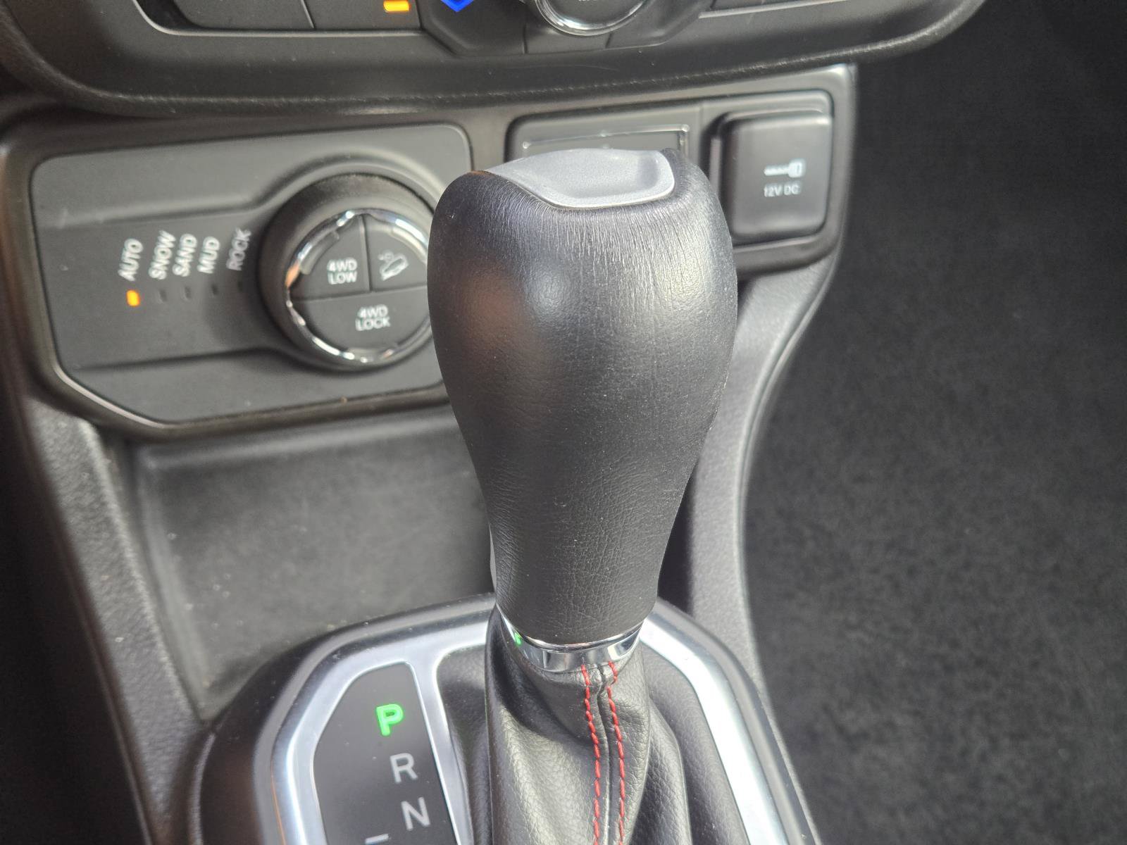 Used 2023 Jeep Renegade Trailhawk AWD/4WD image 29