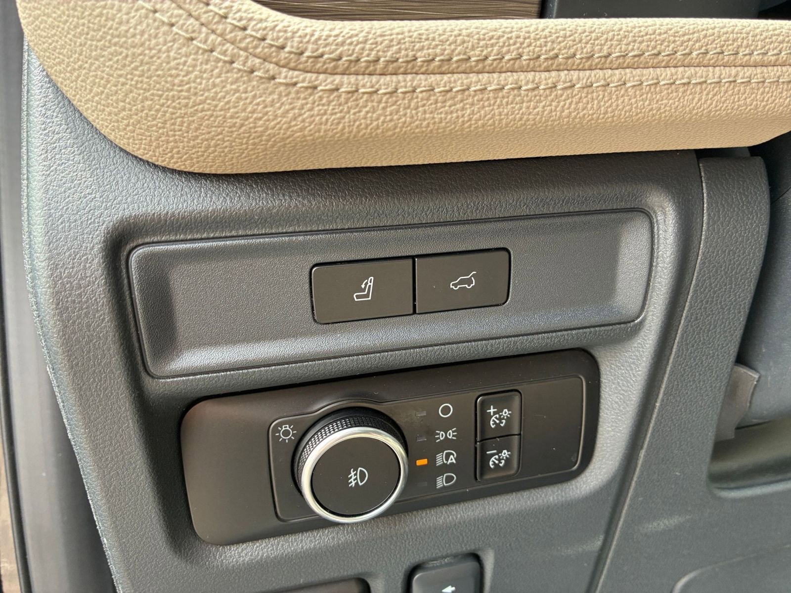 Used 2024 Ford Expedition Limited RWD image 24