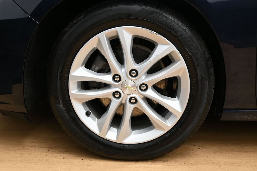 Used 2018 Chevrolet Malibu LT image 12