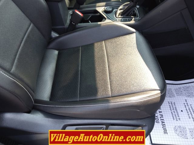 Used 2021 Volkswagen Tiguan SE image 35