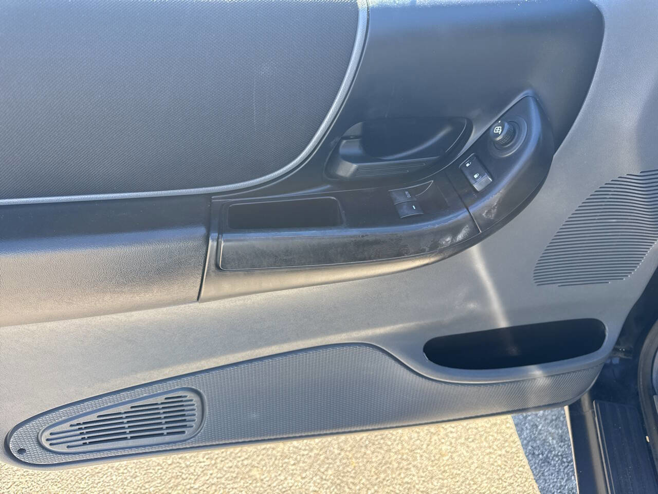 Used 2010 Ford Ranger XLT image 15