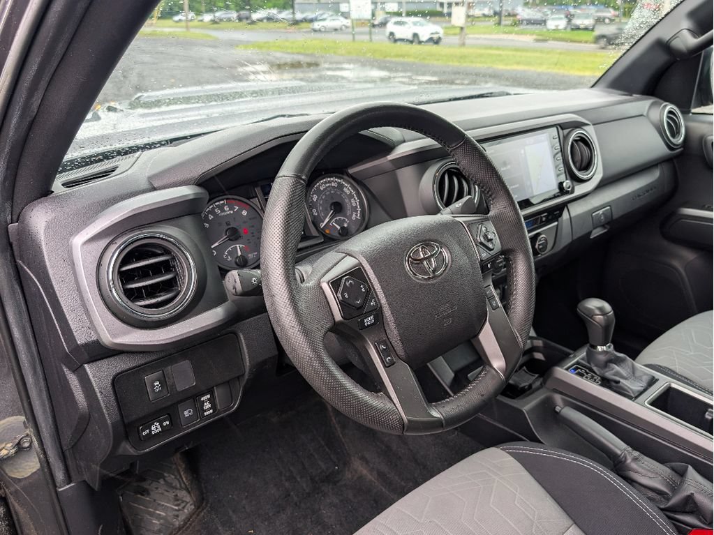 Used 2021 Toyota Tacoma TRD Sport AWD/4WD image 19