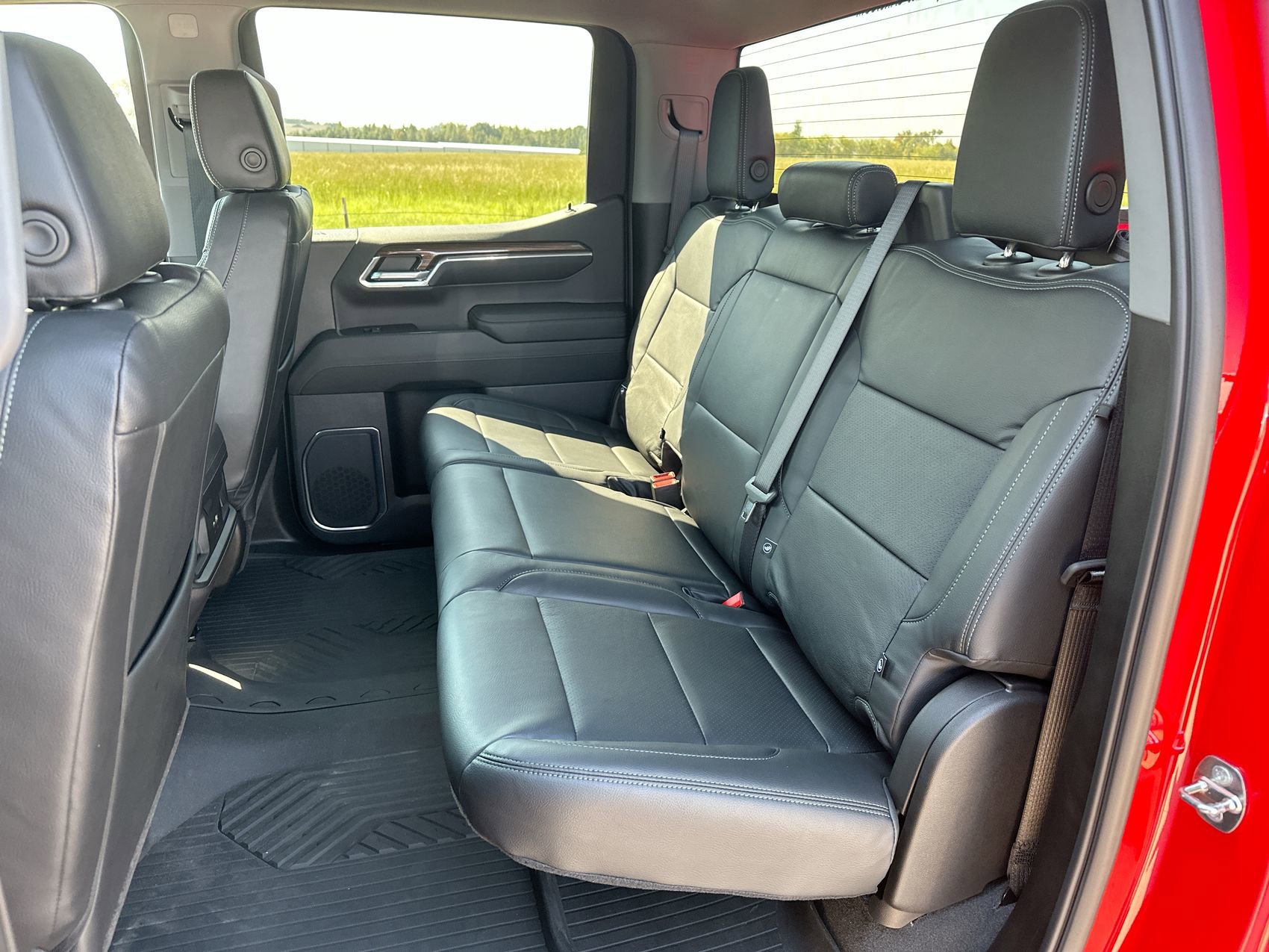 Used 2024 Chevrolet Silverado 1500 LT Trail Boss w/ LPO, Dark Essentials Package AWD/4WD image 21