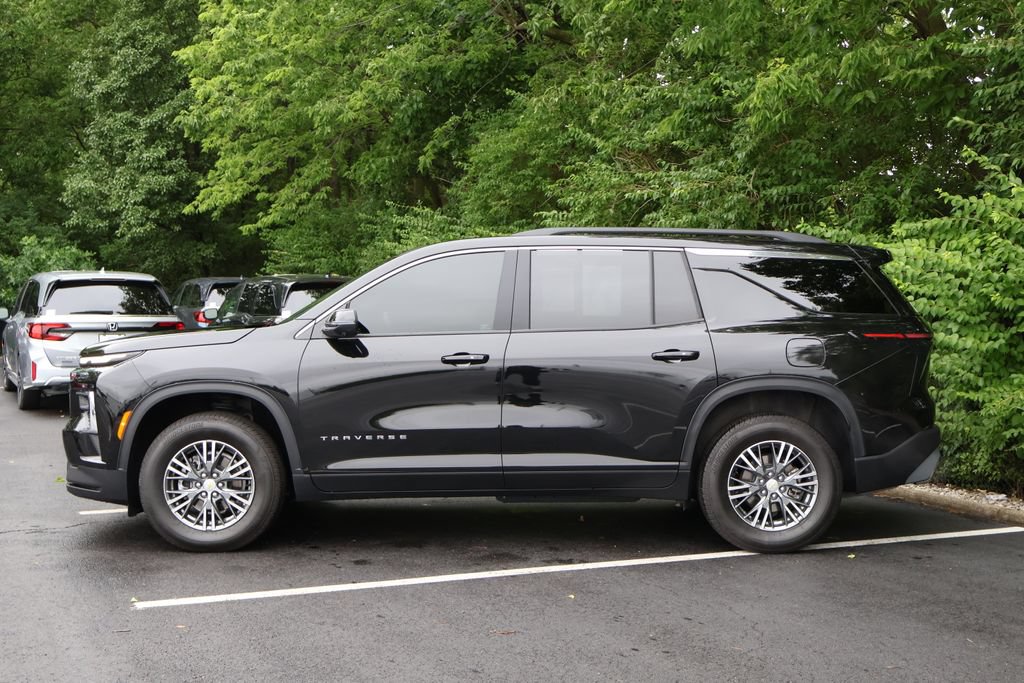 Used 2026 Chevrolet Traverse LT w/ Driver Confidence Package AWD/4WD image 4