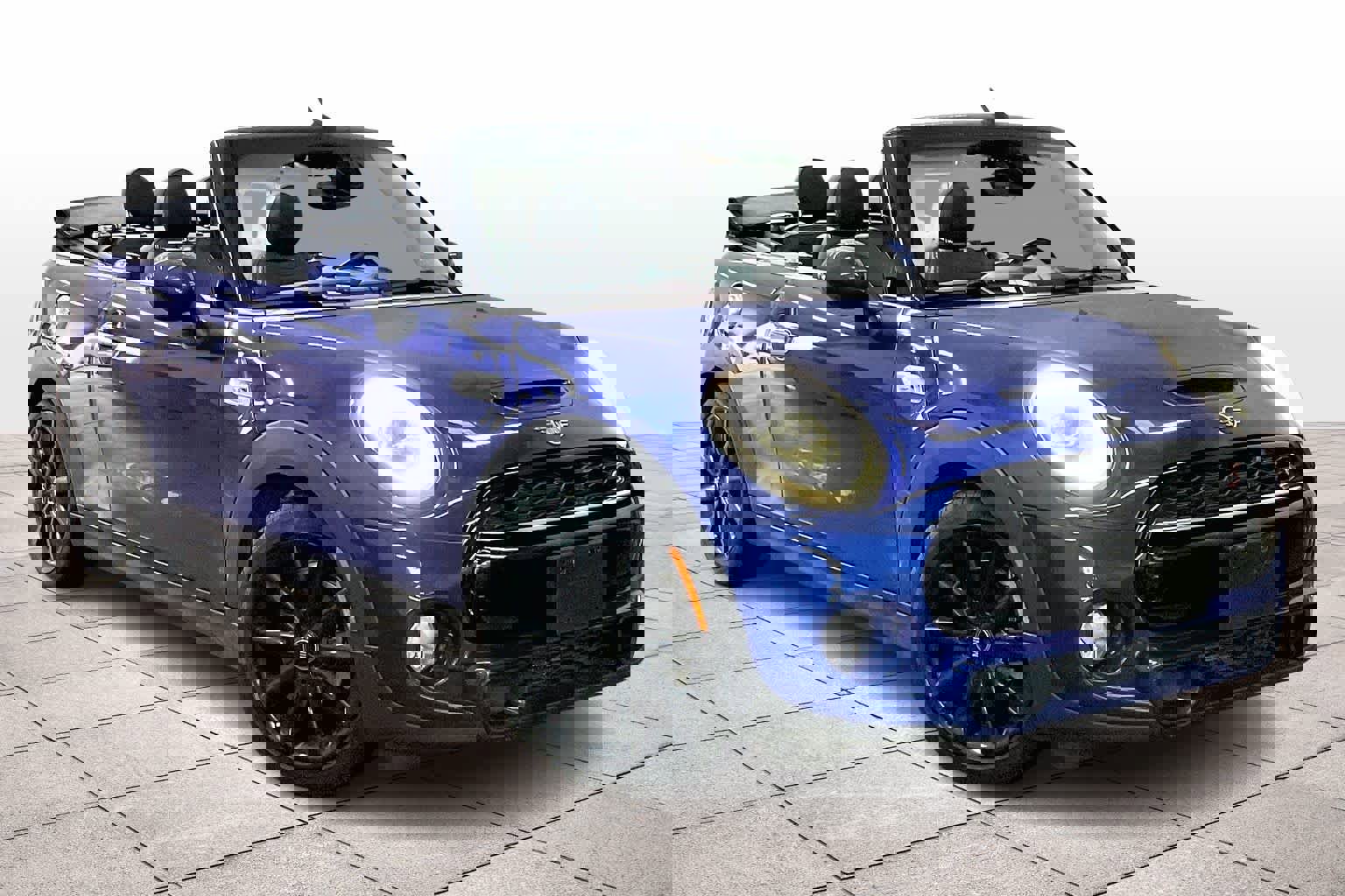 Used 2019 MINI Cooper S w/ Premium Package image 2