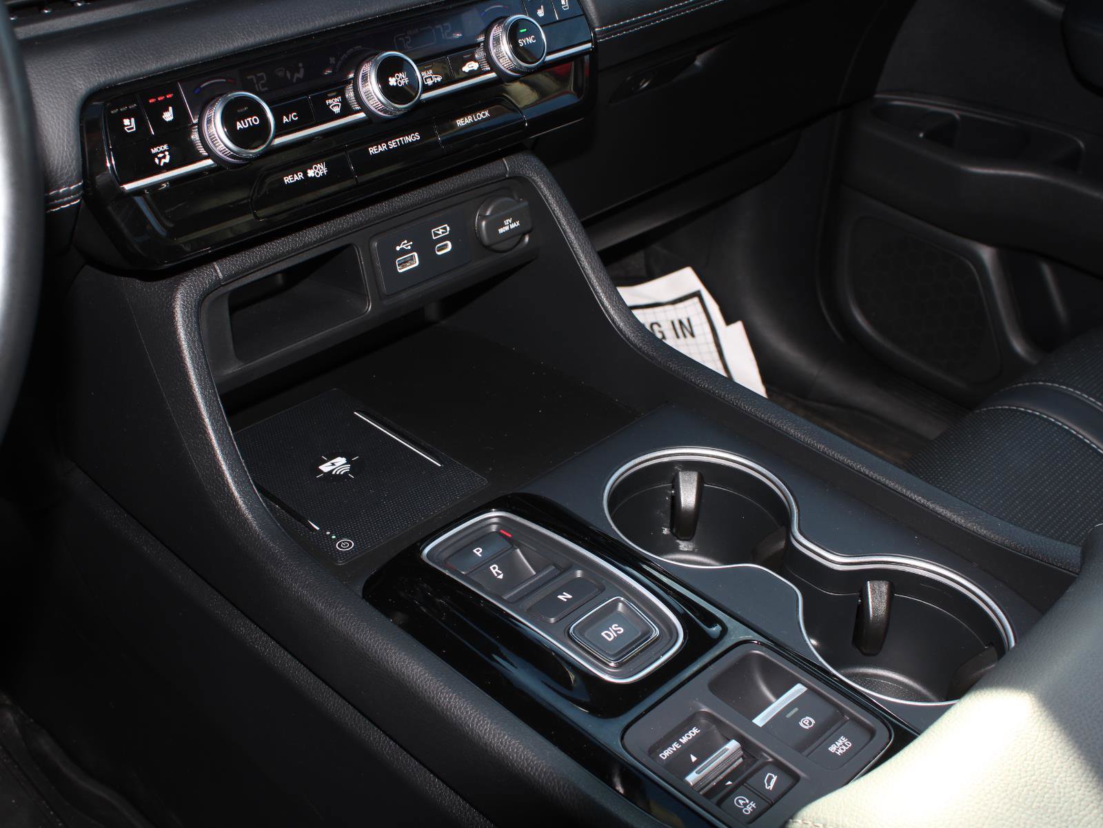 Used 2023 Honda Pilot Elite image 12