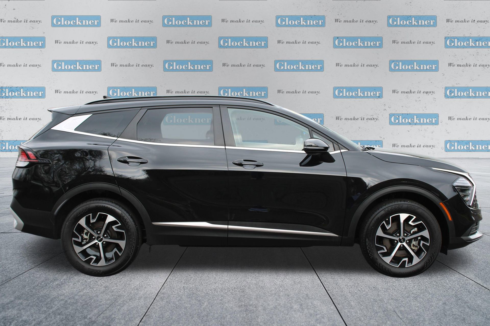 Used 2025 Kia Sportage EX w/ Premium Package image 4