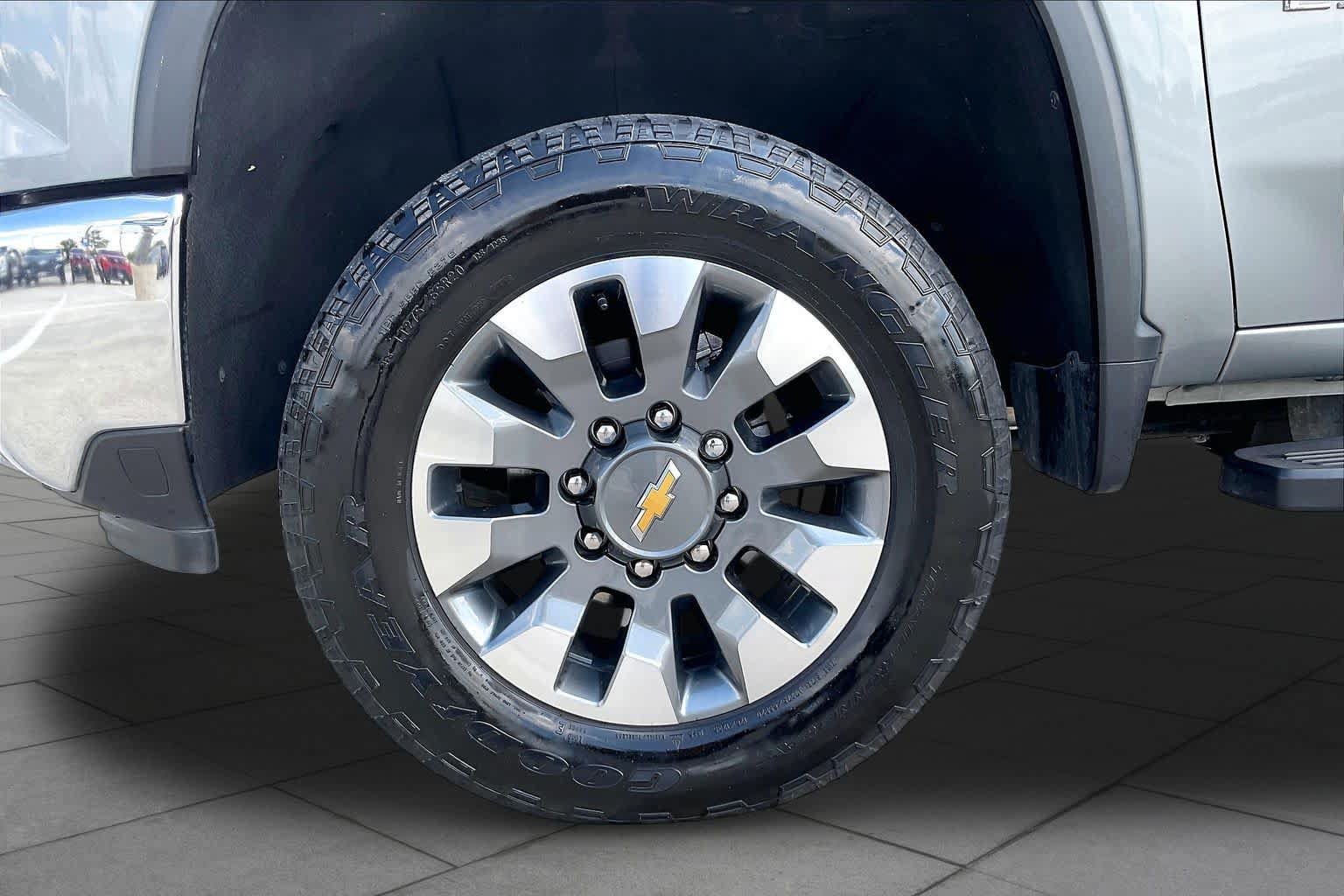 Certified 2024 Chevrolet Silverado 2500 LT AWD/4WD image 11
