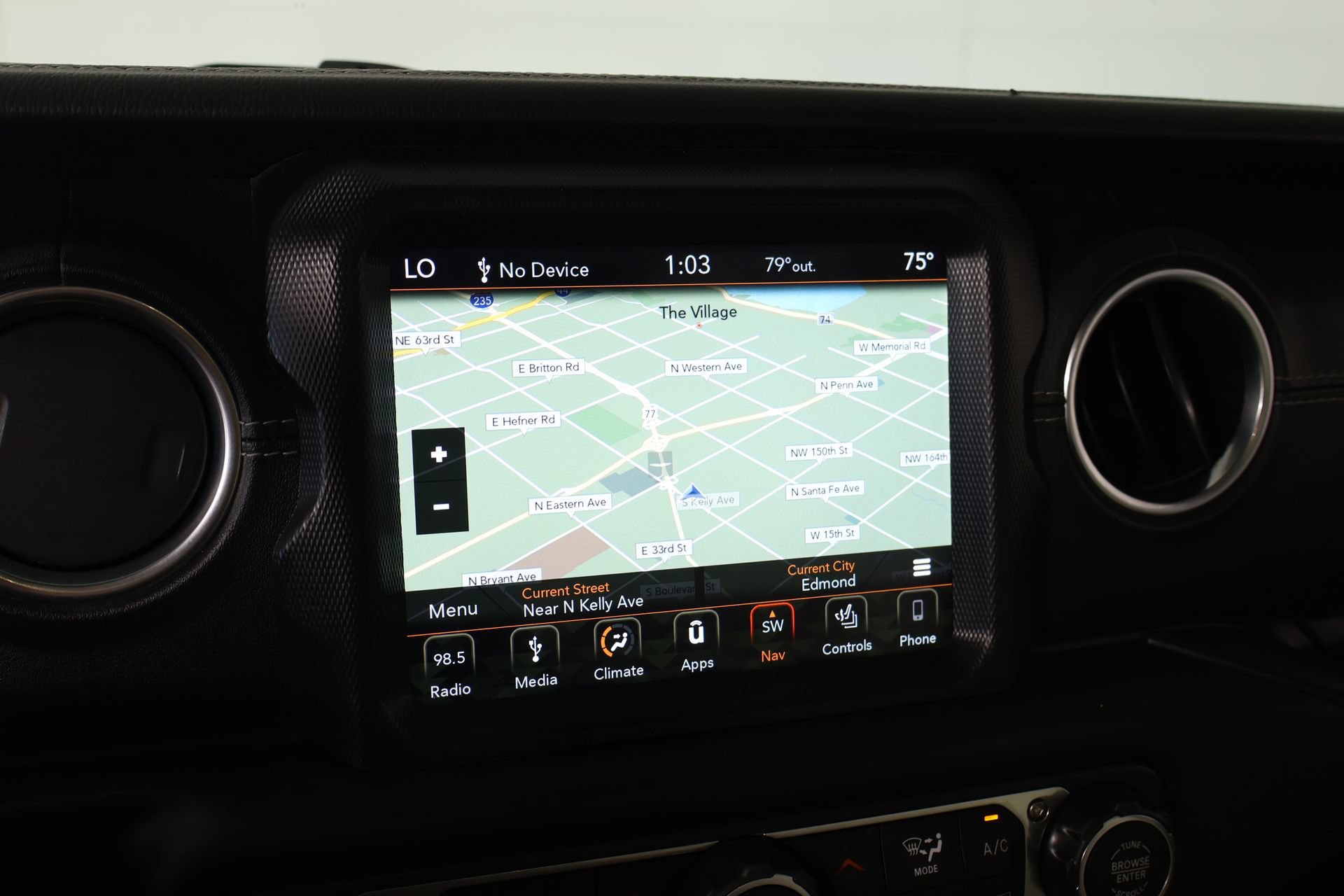 Used 2019 Jeep Wrangler Unlimited Sahara AWD/4WD image 7