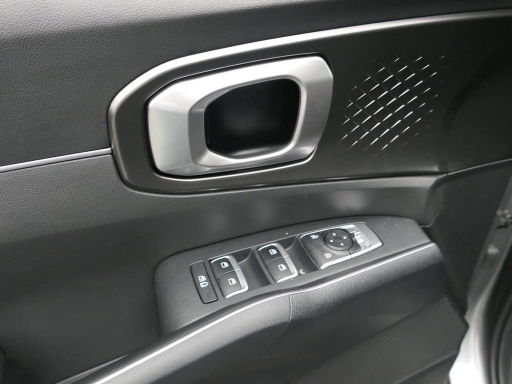 Used 2022 Kia Sorento S image 14