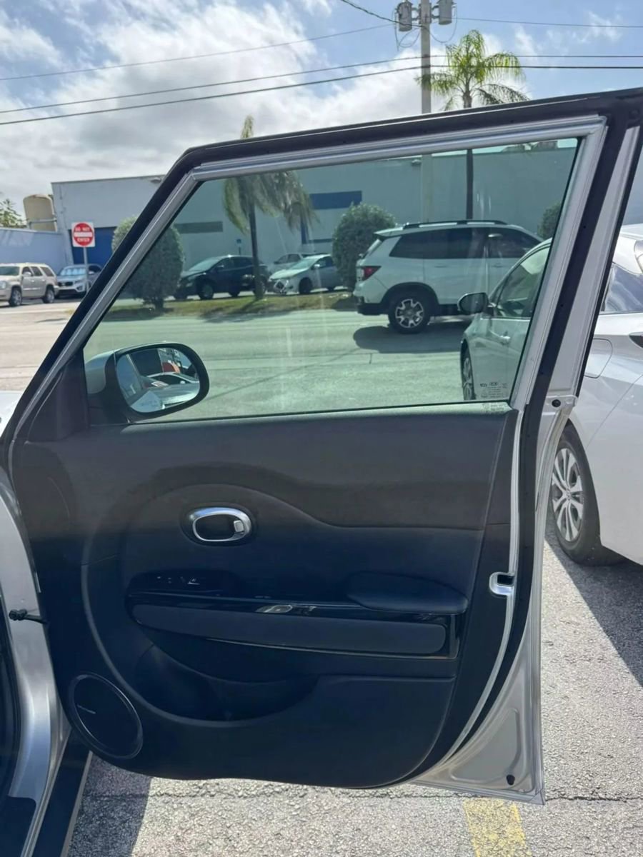 Used 2018 Kia Soul + w/ Audio Package image 16