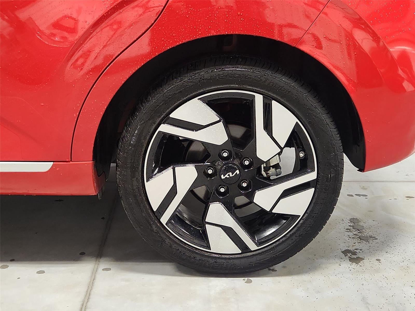 Used 2025 Kia Soul GT-Line w/ GT-Line Technology Package FWD image 33