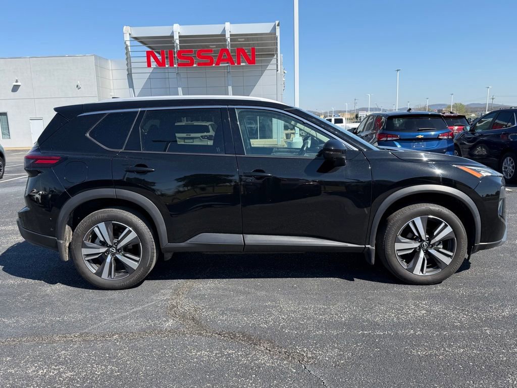 Used 2024 Nissan Rogue SL w/ SL Premium Package image 4