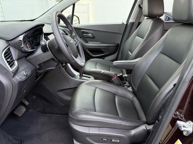Used 2022 Chevrolet Trax LT w/ Premium Seat Package image 16