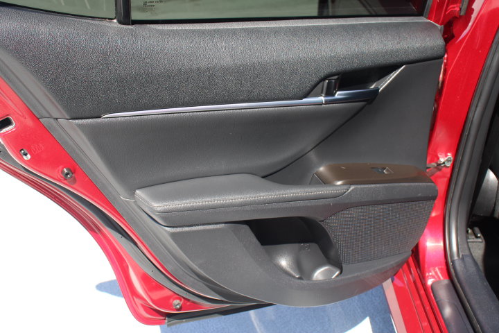 Certified 2021 Toyota Camry XLE FWD image 13