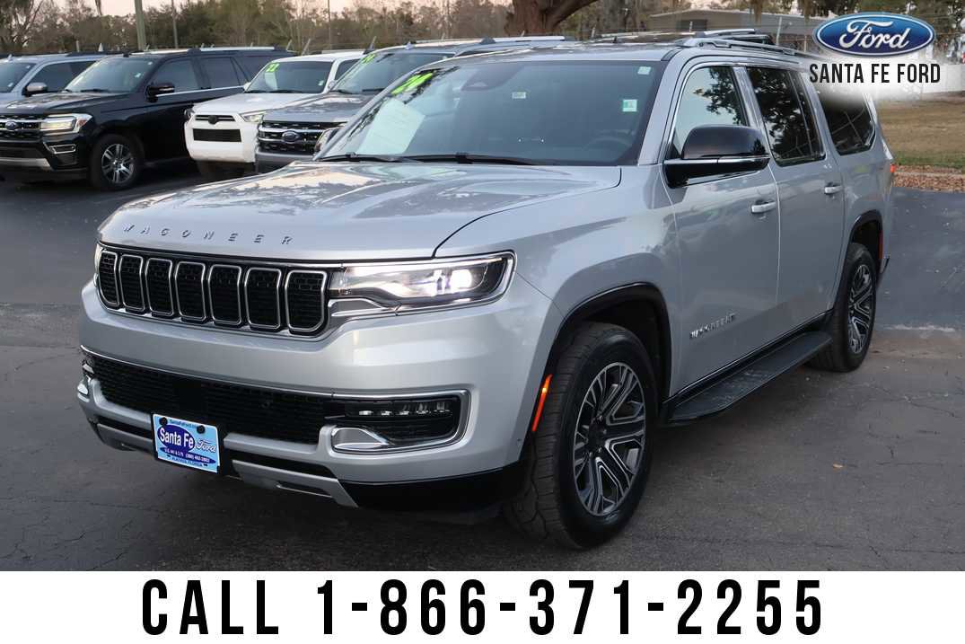 Used 2024 Jeep Wagoneer L Series II w/ Flexible Seating Group AWD/4WD image 2