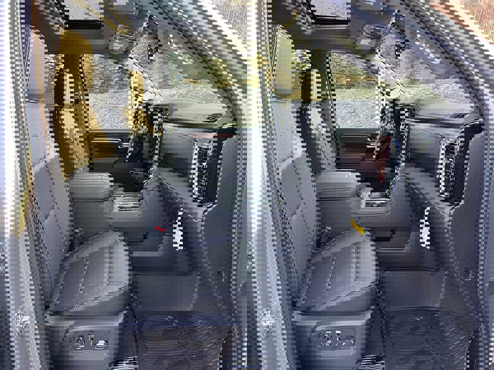 New 2026 GMC Sierra 2500 Denali w/ Denali Reserve Package image 10