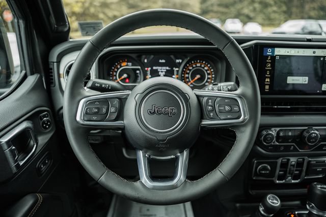 Used 2025 Jeep Wrangler Unlimited Sahara AWD/4WD image 36