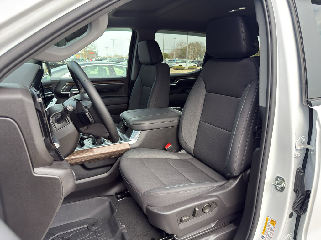 Used 2025 Chevrolet Silverado 1500 RST w/ Redline Edition image 16