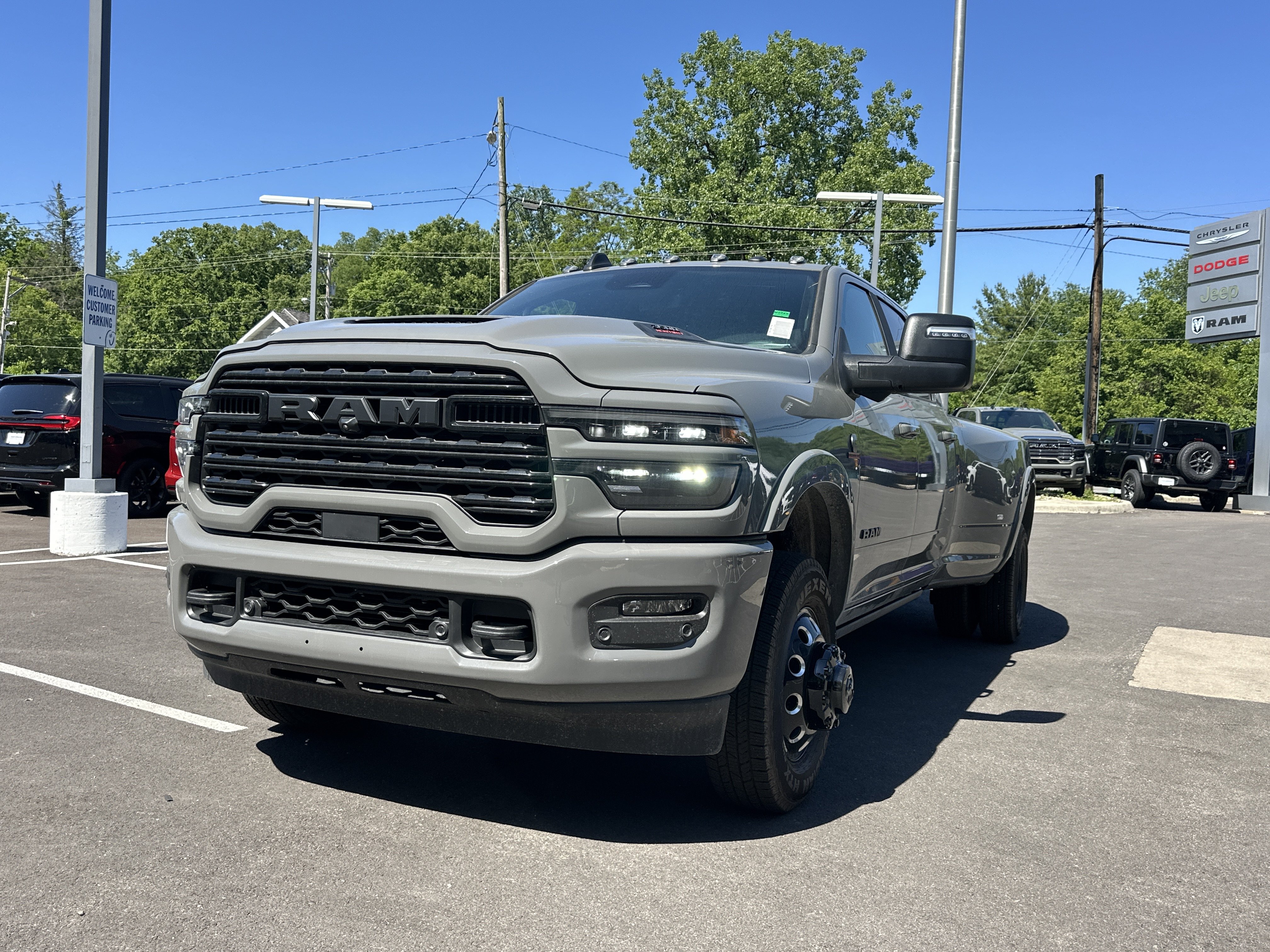 New 2026 RAM 3500 Limited AWD/4WD image 27