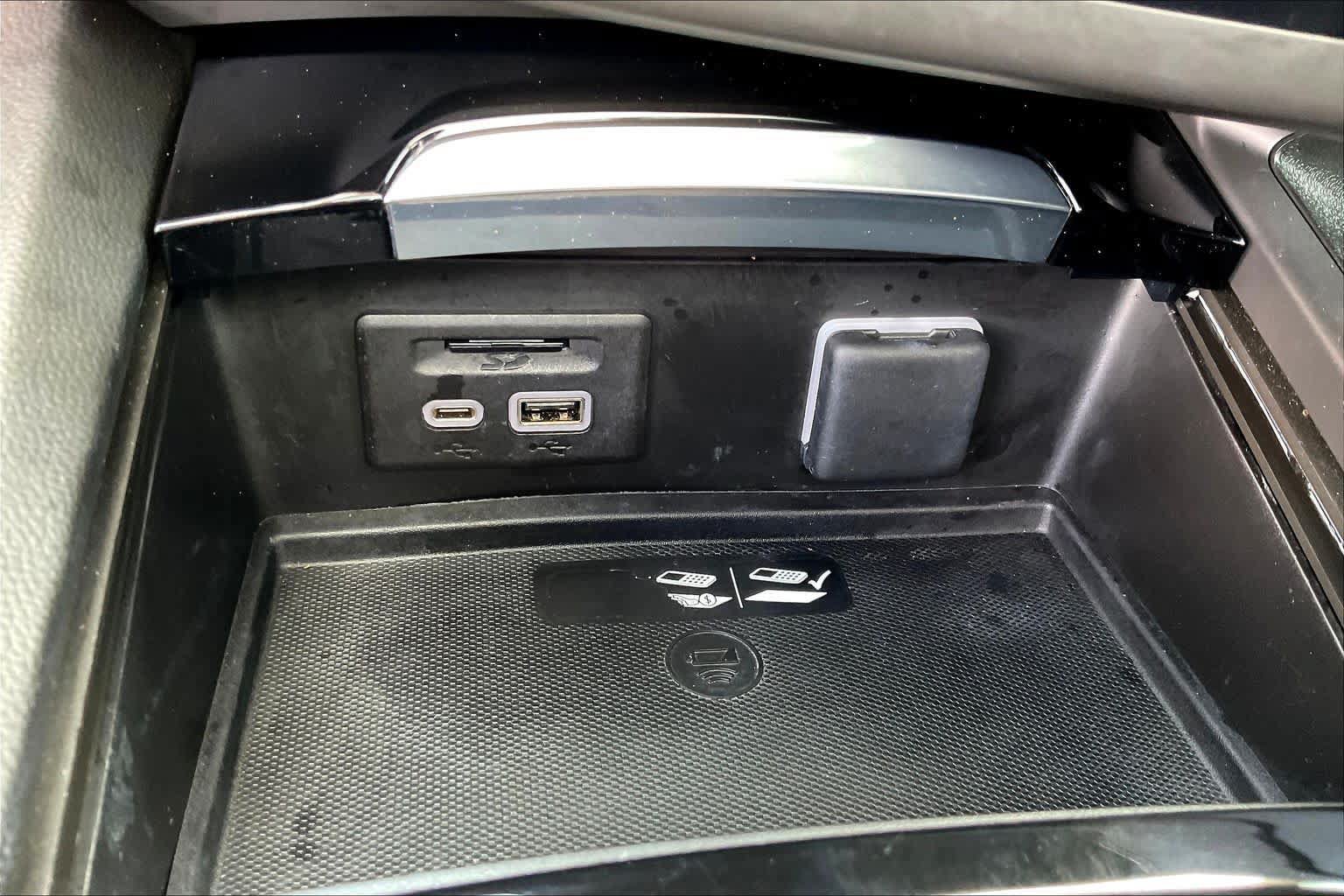 Used 2023 Buick Envision Avenir FWD image 33