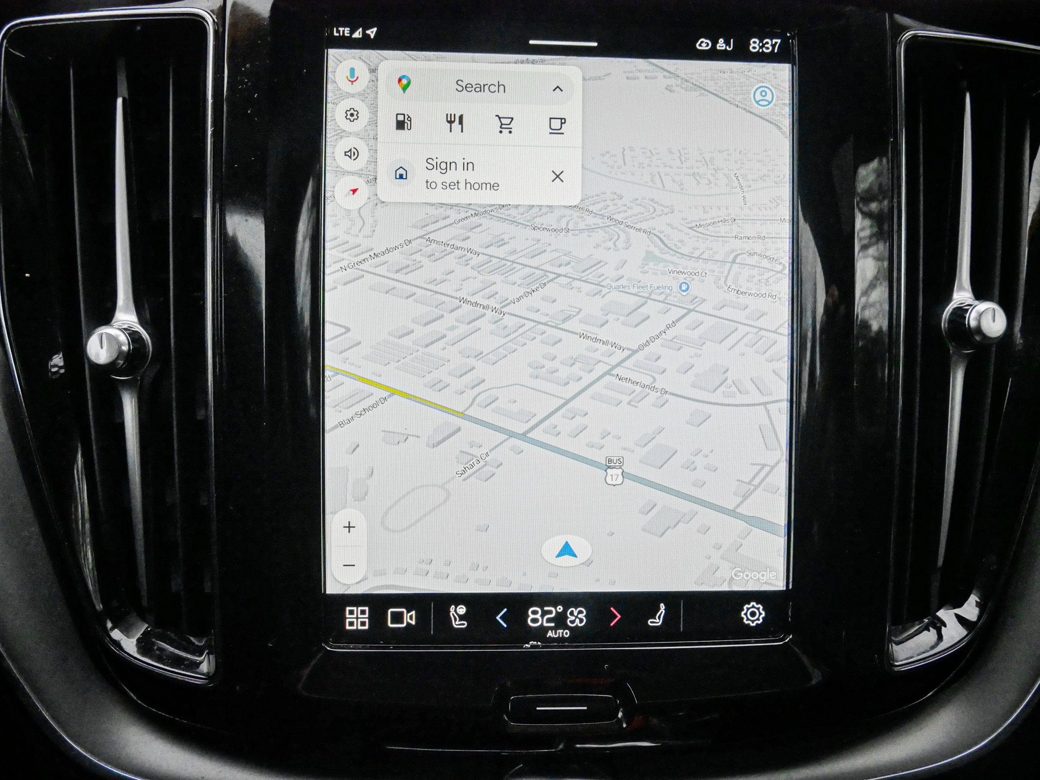 Used 2024 Volvo XC60 B5 Core image 24