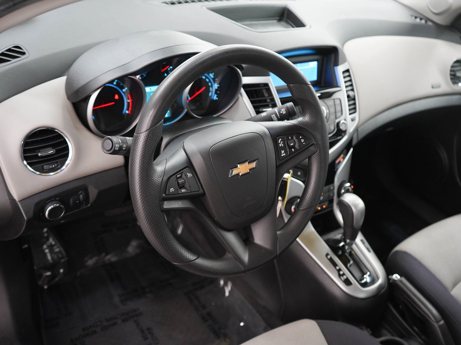 Used 2014 Chevrolet Cruze LS FWD image 19