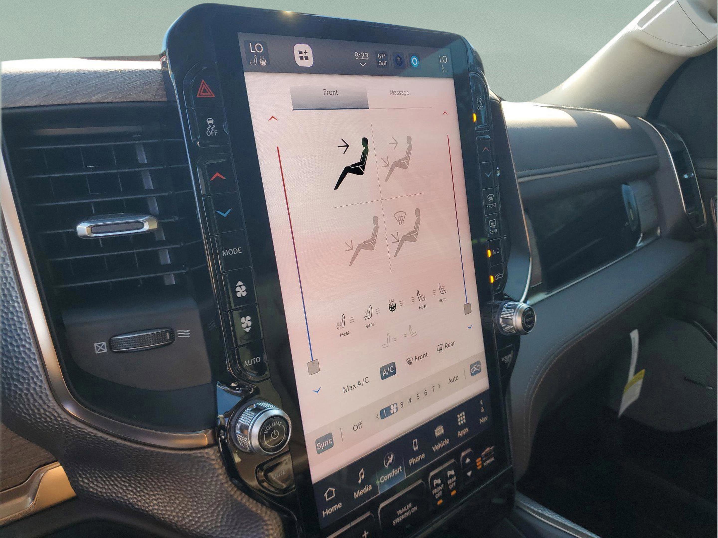 New 2026 RAM 1500 Limited w/ Trailer Tow Group image 32