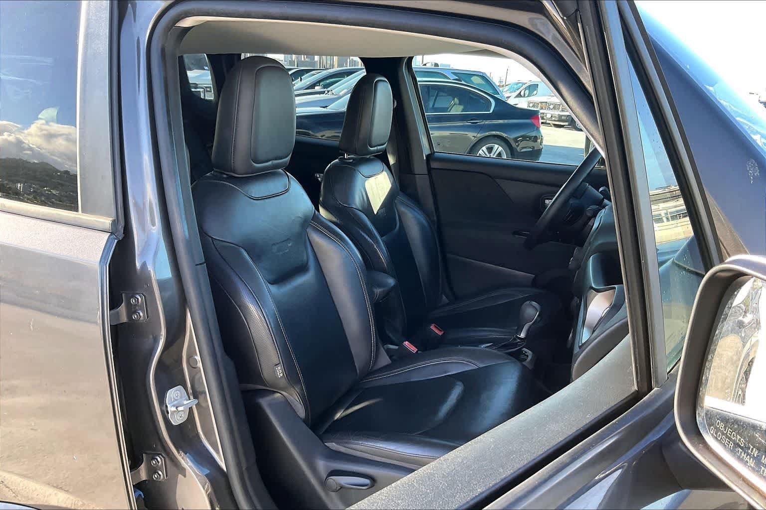 Used 2016 Jeep Renegade Limited FWD image 13