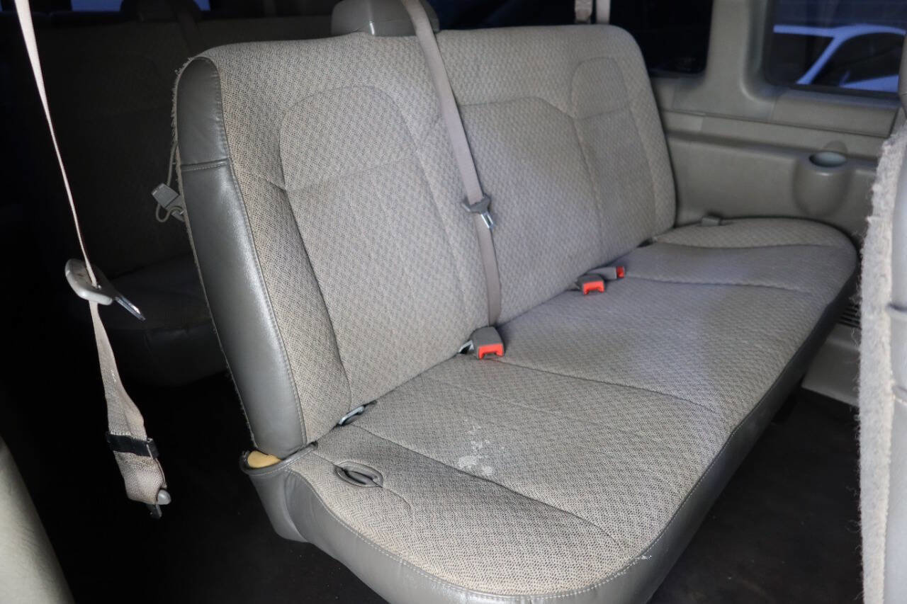 Used 2019 Chevrolet Express 3500 LT w/ LT Preferred Equipment Group RWD image 16