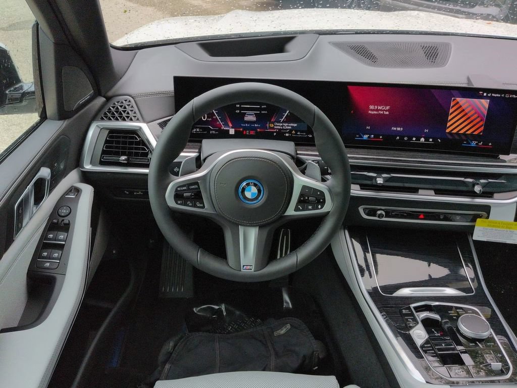 New 2026 BMW X5 xDrive50e w/ M Sport Package AWD/4WD image 16