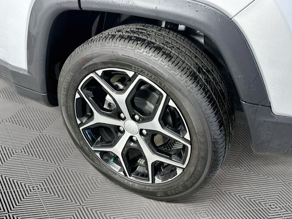 Certified 2024 Jeep Compass Limited AWD/4WD image 40