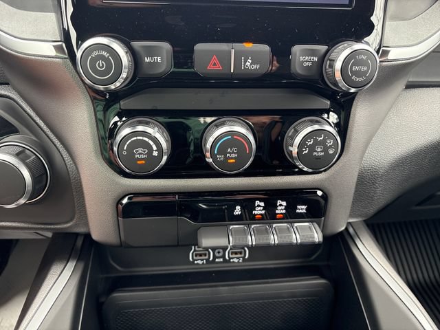 New 2026 RAM 1500 Express AWD/4WD image 20