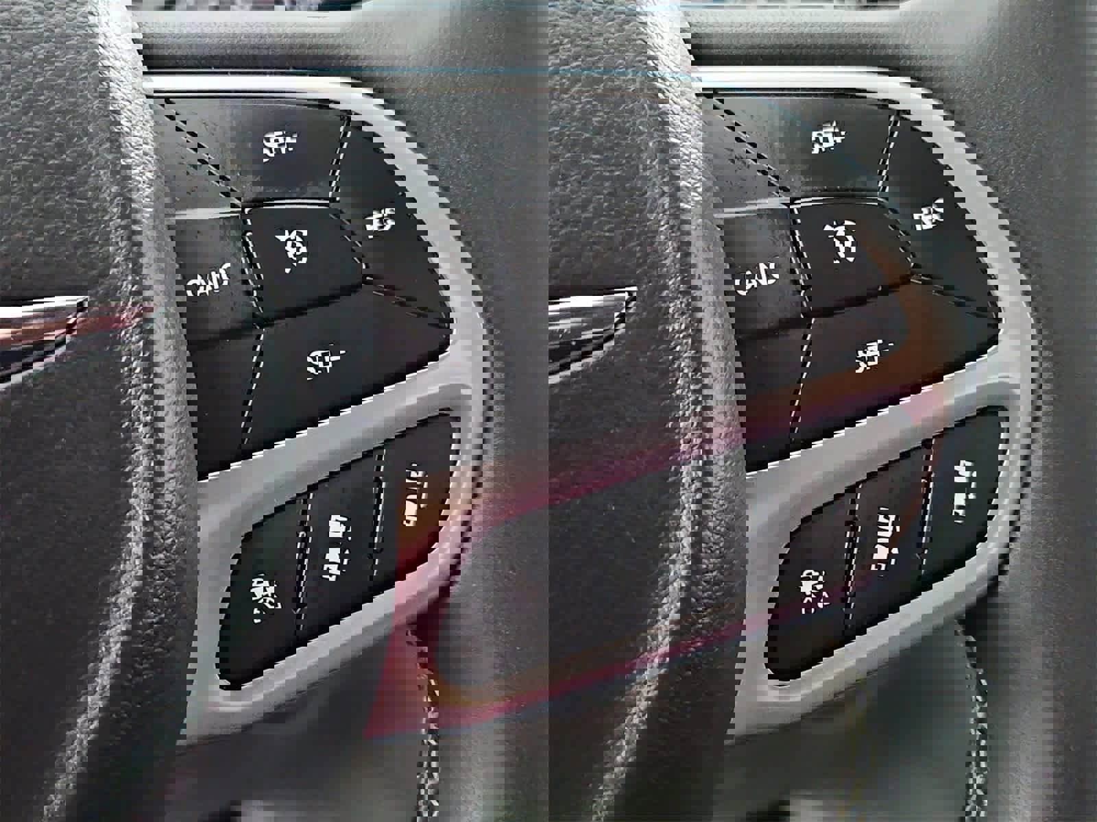 Used 2024 Chrysler Pacifica Touring-L image 24