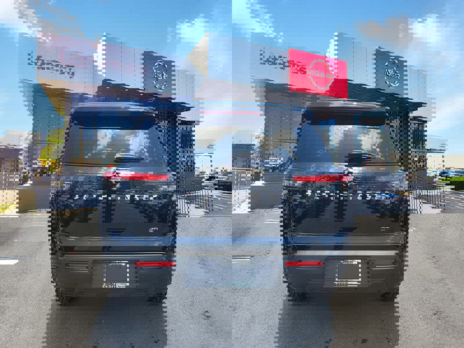 New 2025 Nissan Pathfinder S image 5