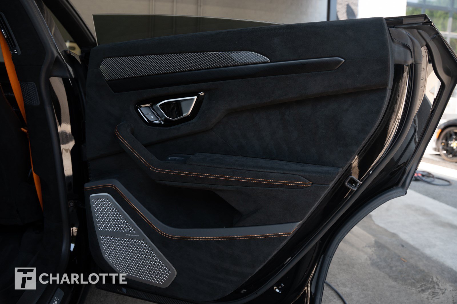 Used 2023 Lamborghini Urus Performante AWD/4WD image 38