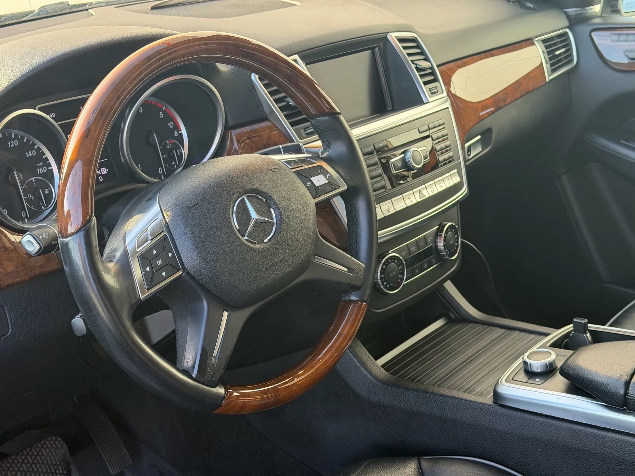 Used 2012 Mercedes-Benz ML 350 BlueTEC 4MATIC image 6